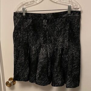 Nwt’s Banana Republic Black and White Skirt Size 12